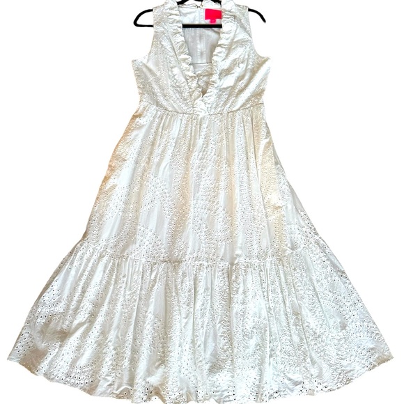 Lilly Pulitzer Dresses & Skirts - White eyelet Lily Pulitzer dress with ruffles and pockets. Size 12